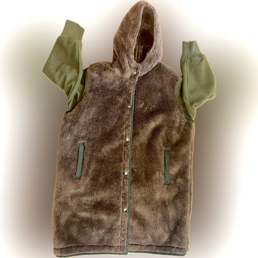 NWOT American Eagle SZ L brown/green faux fur coat w/fabric sleeves/bust 54” - Picture 3 of 12